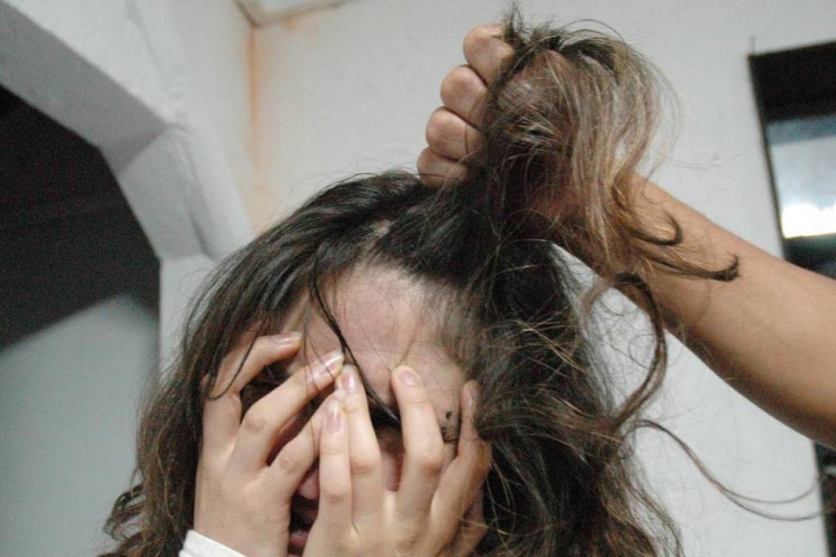 Denunció que su hermana lleva a su hija menor a fiestas clandestinas y la maltrata