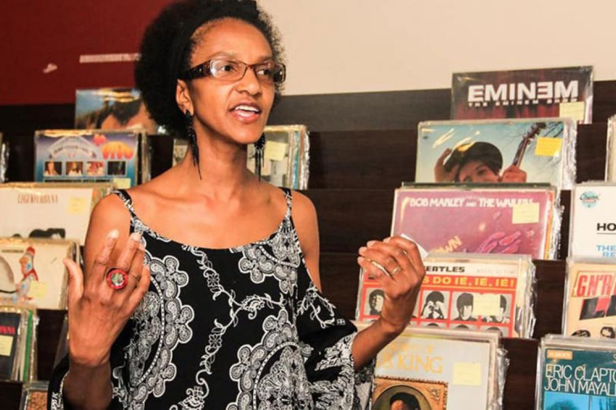La primera mujer negra concejala en el municipio brasilero de Joinville recibe amenazas de neonazis