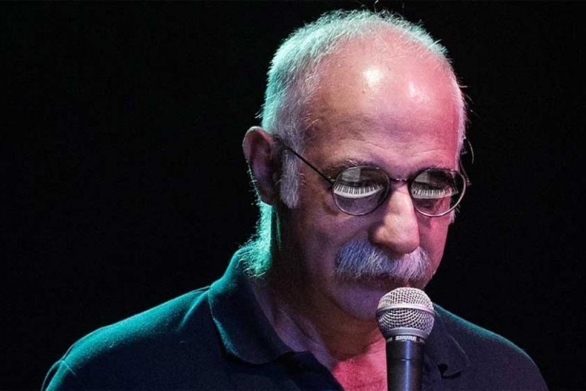 El festejo de Leo Maslíah por sus 40 años en la música, en TV uruguaya y on line