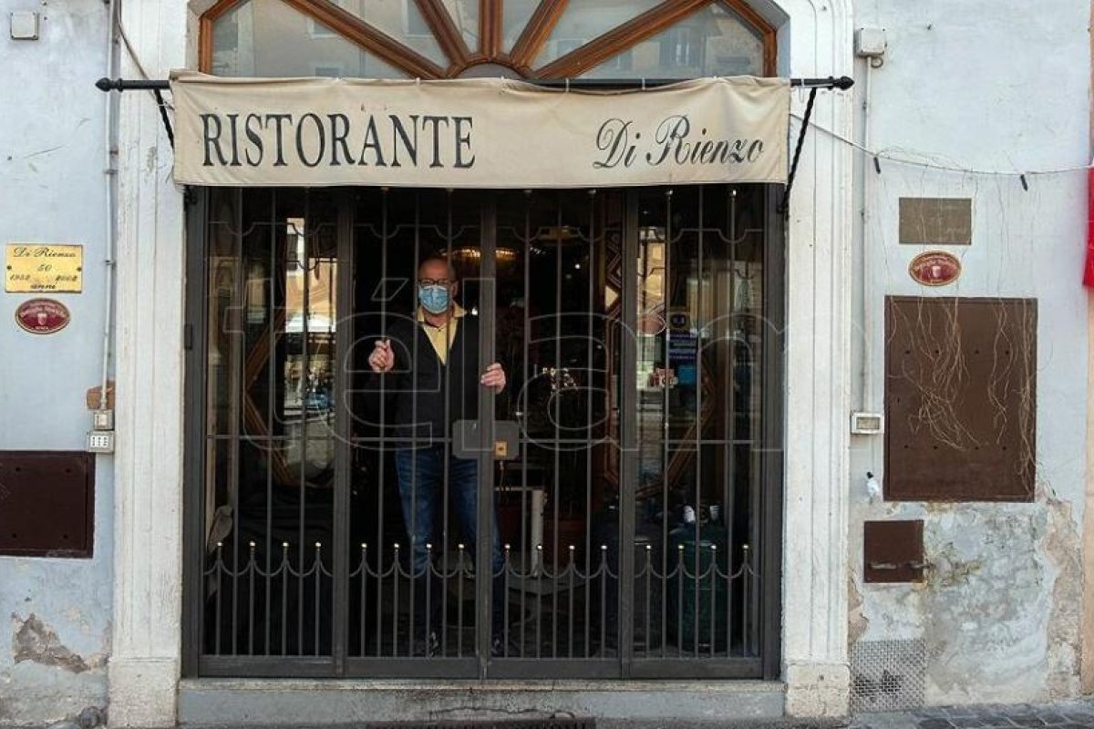 Italia empezaría a vacunar a todos los mayores de 18 años desde el 10 de junio