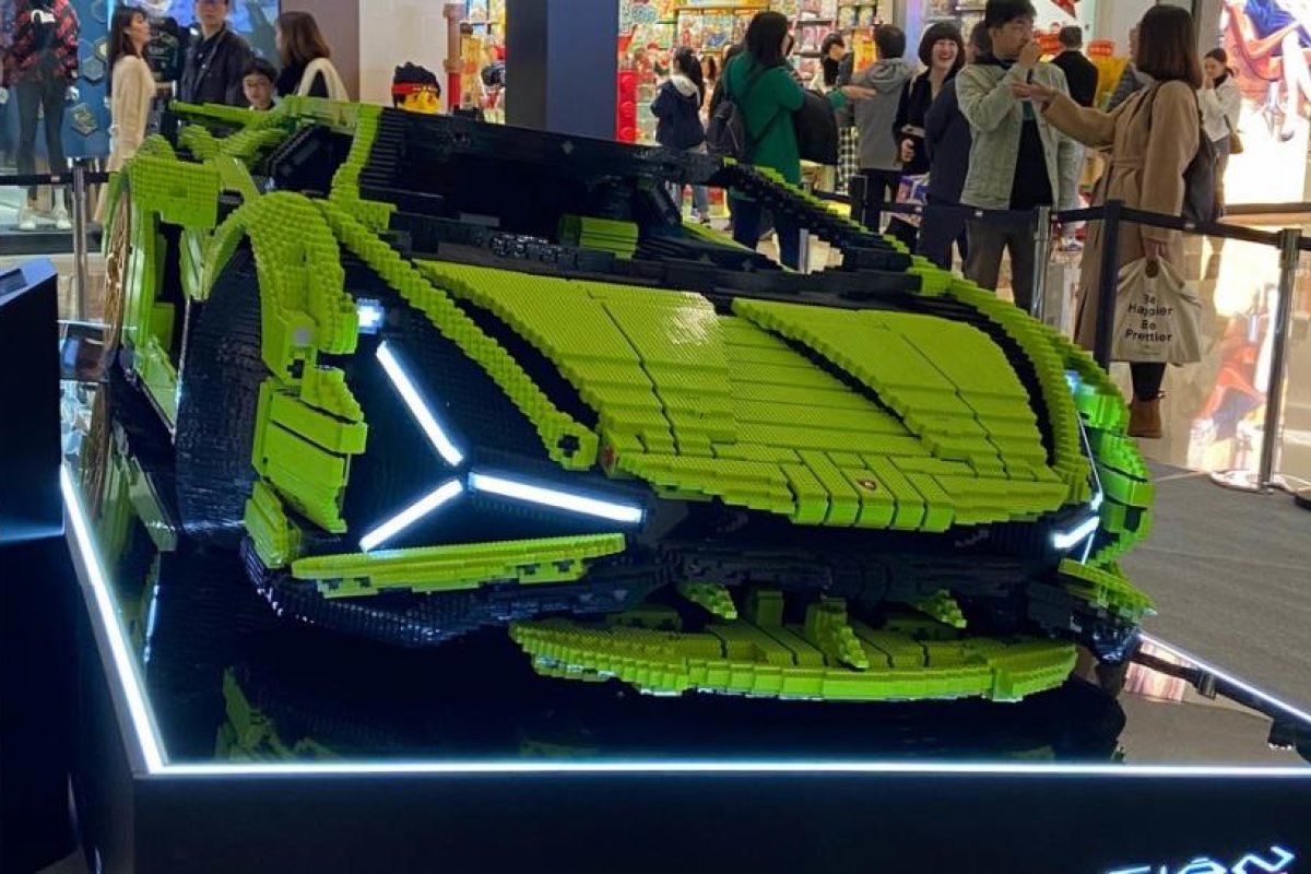 Lego crea un Lamborghini Sián en tamaño real