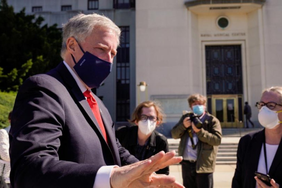 El jefe de Gabinete de la Casa Blanca revela que el nivel de oxígeno en sangre de Trump "cayó rápidamente" el viernes