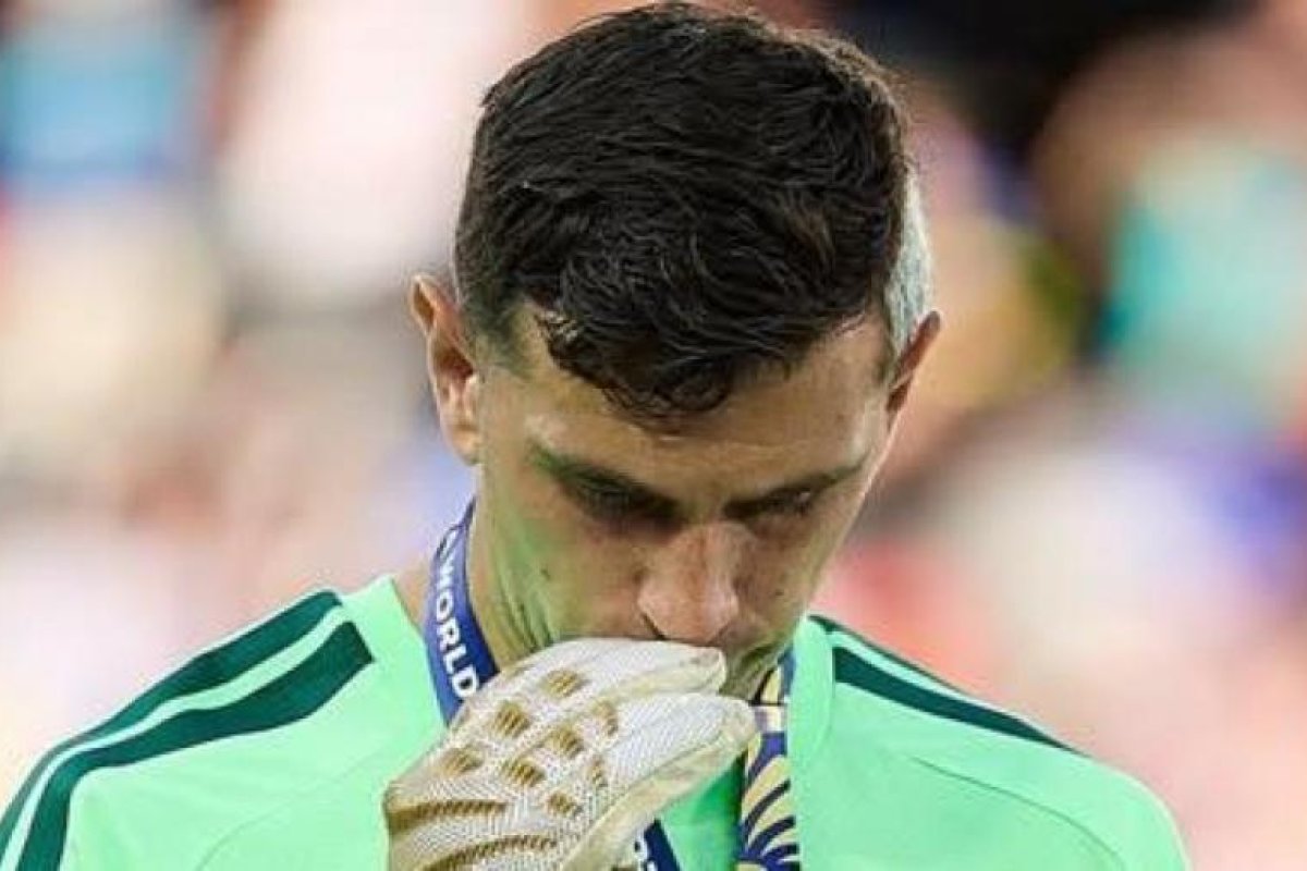 La Juventus busca fichar al destacado arquero argentino "Dibu" Martínez