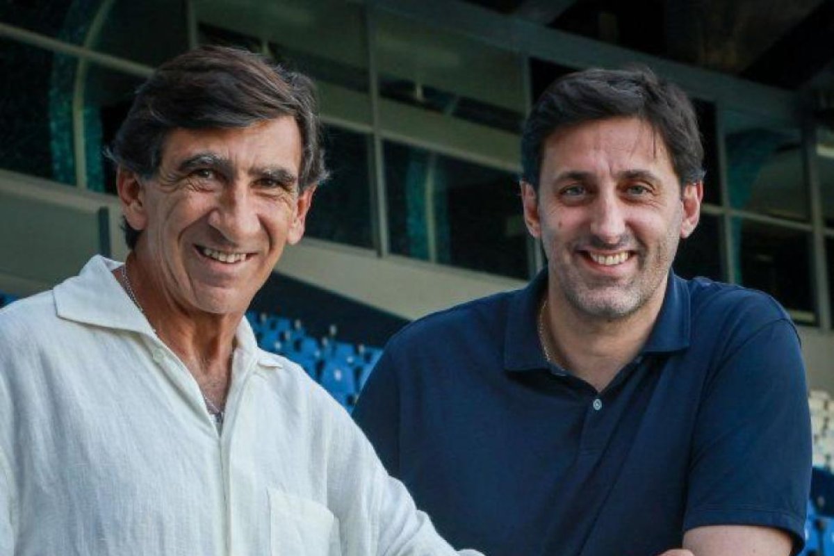 Gustavo Costas lanza comentario incisivo sobre River en pretemporada de Racing