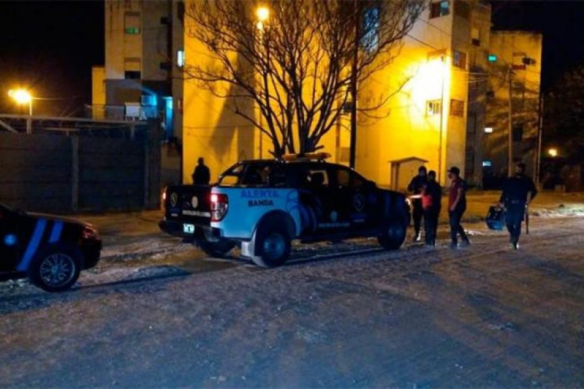 Desalojan y demoran a seis menores de una fiesta clandestina en La Banda