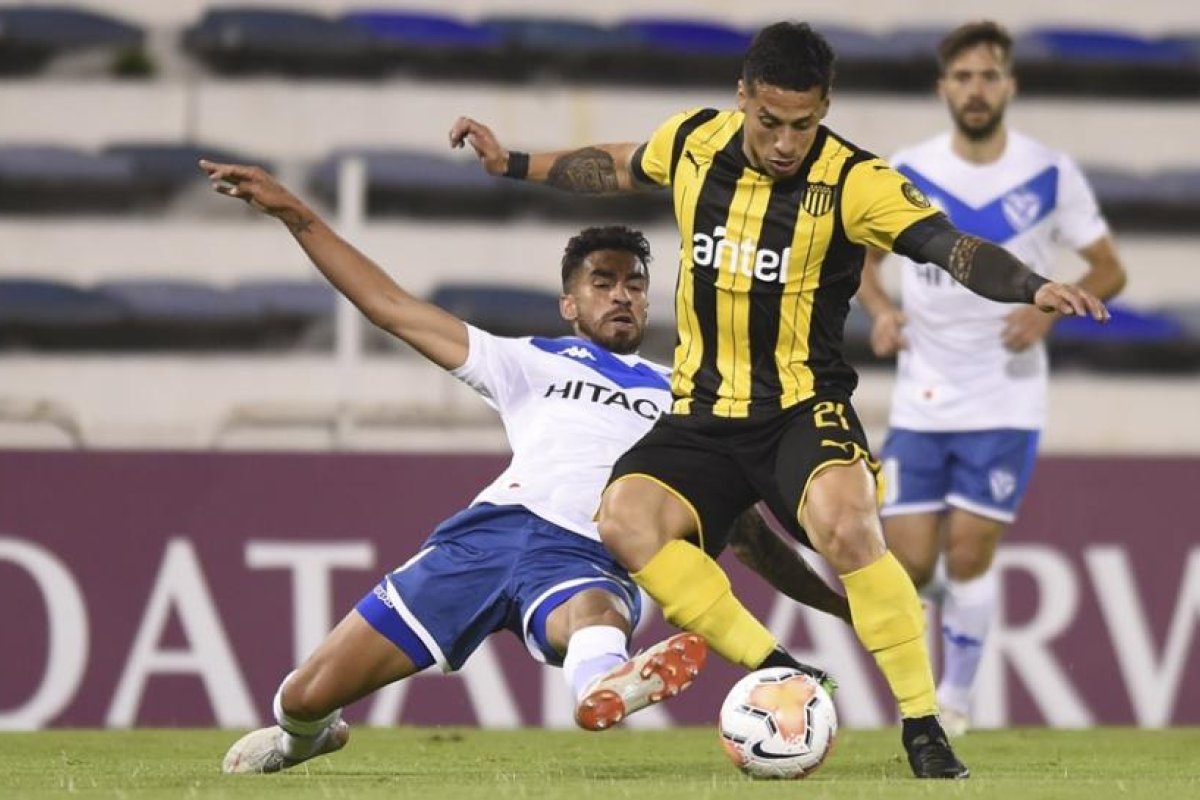Vélez renueva sus esperanzas frente a Huracán