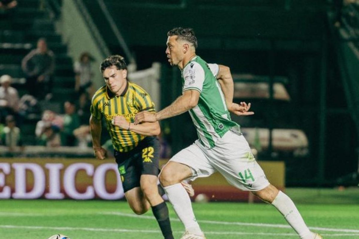 Banfield se enfrenta a Aldosivi: horario, formaciones y transmisión del partido