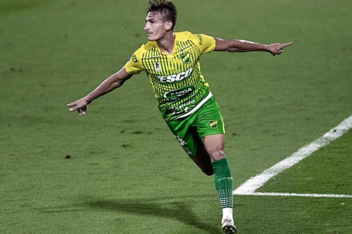 Defensa y Justicia enfrenta a Coquimbo en Paraguay en la primera semifinal