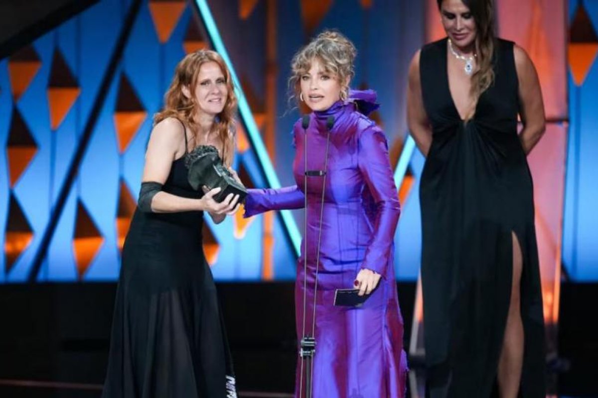 Dolores Fonzi recibe el Goya y critica la ultraderecha en su discurso