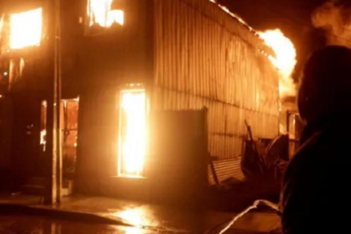 Incendios forestales en Chile causan 16 muertes y evacuaciones masivas