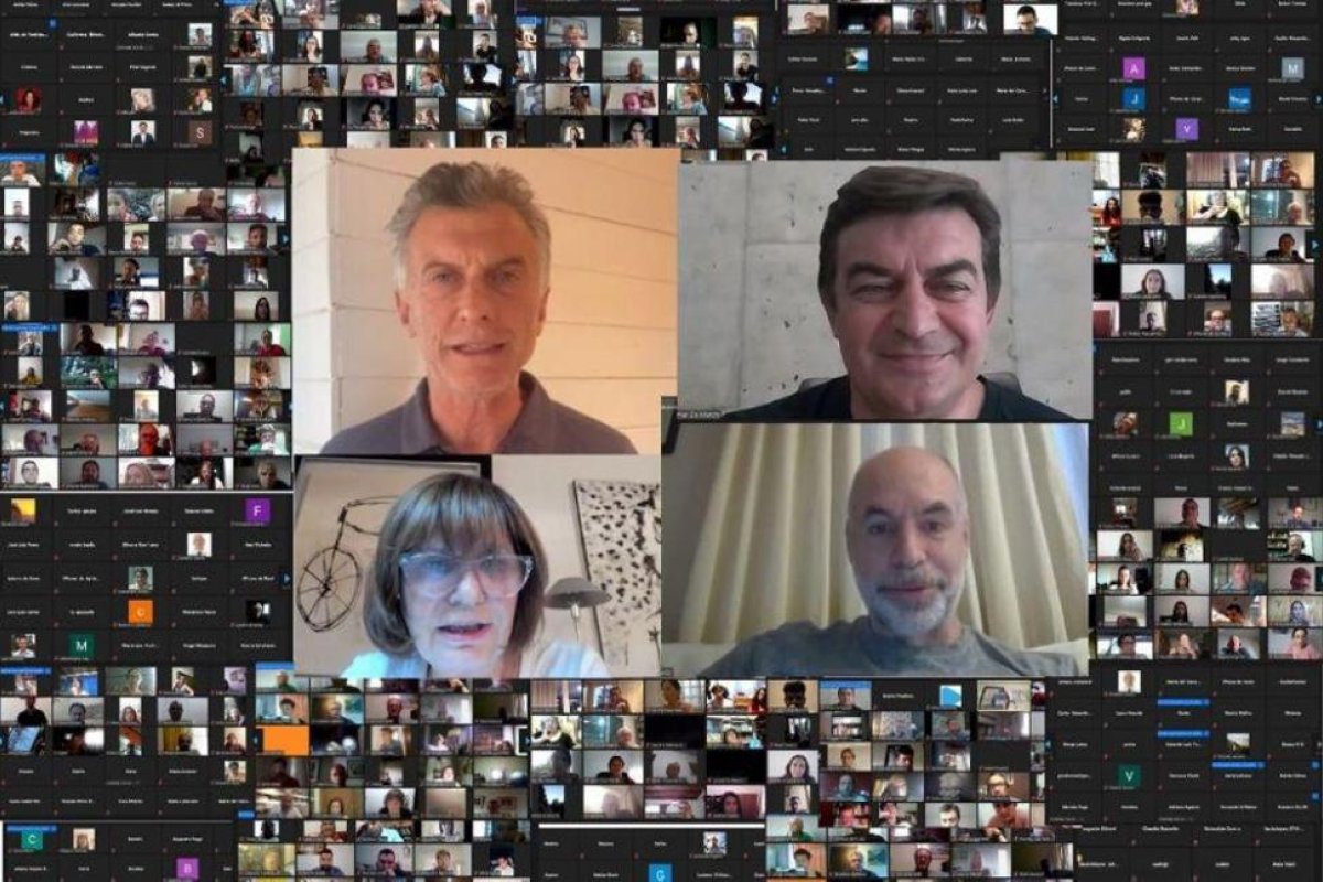 Mauricio Macri: "Me piden que volvamos a poner al país en el camino del respeto a las instituciones"
