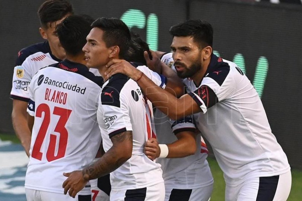 Independiente quiere extender su buena racha ante Villa Mitre