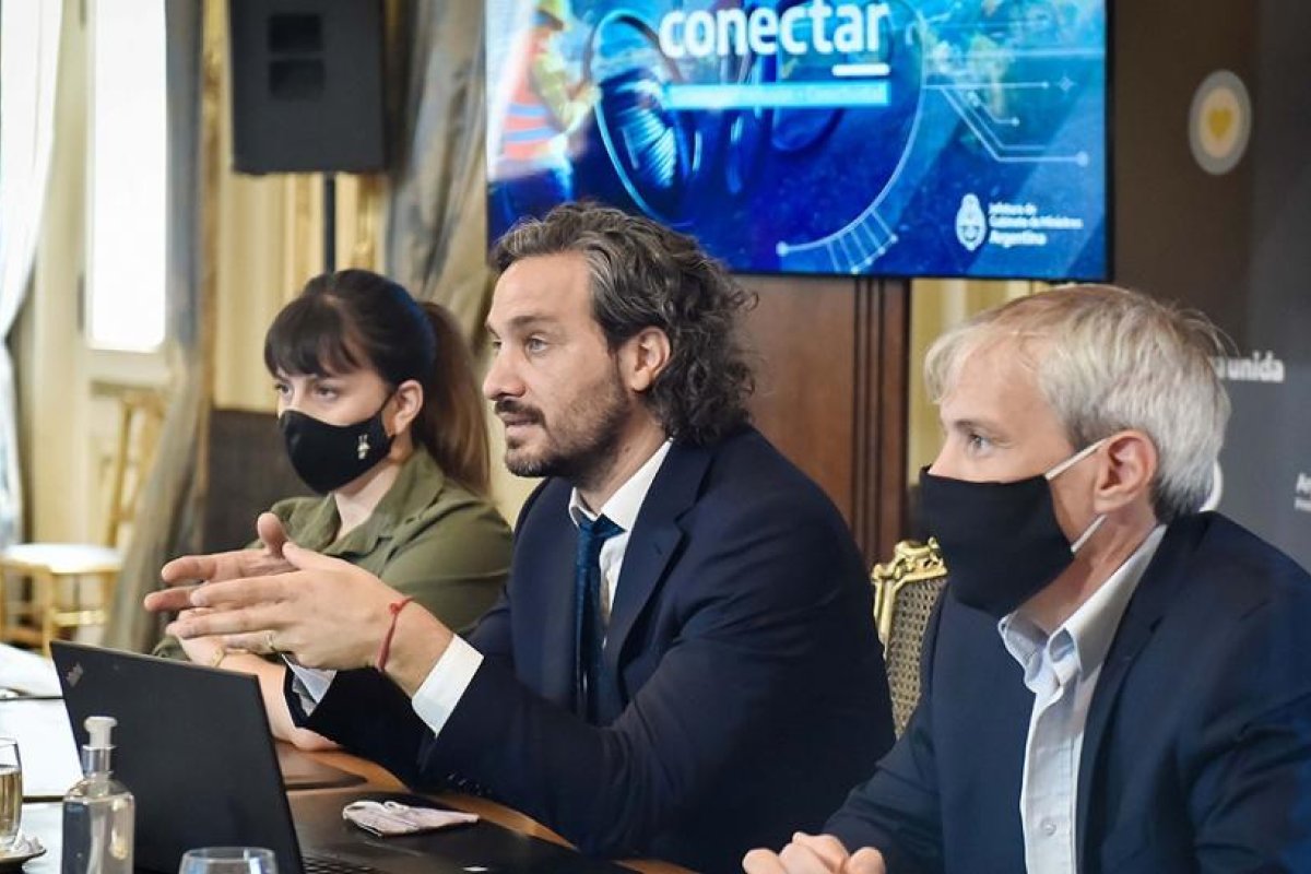 Cafiero firmó convenios con municipios para incorporar nueva tecnología administrativa