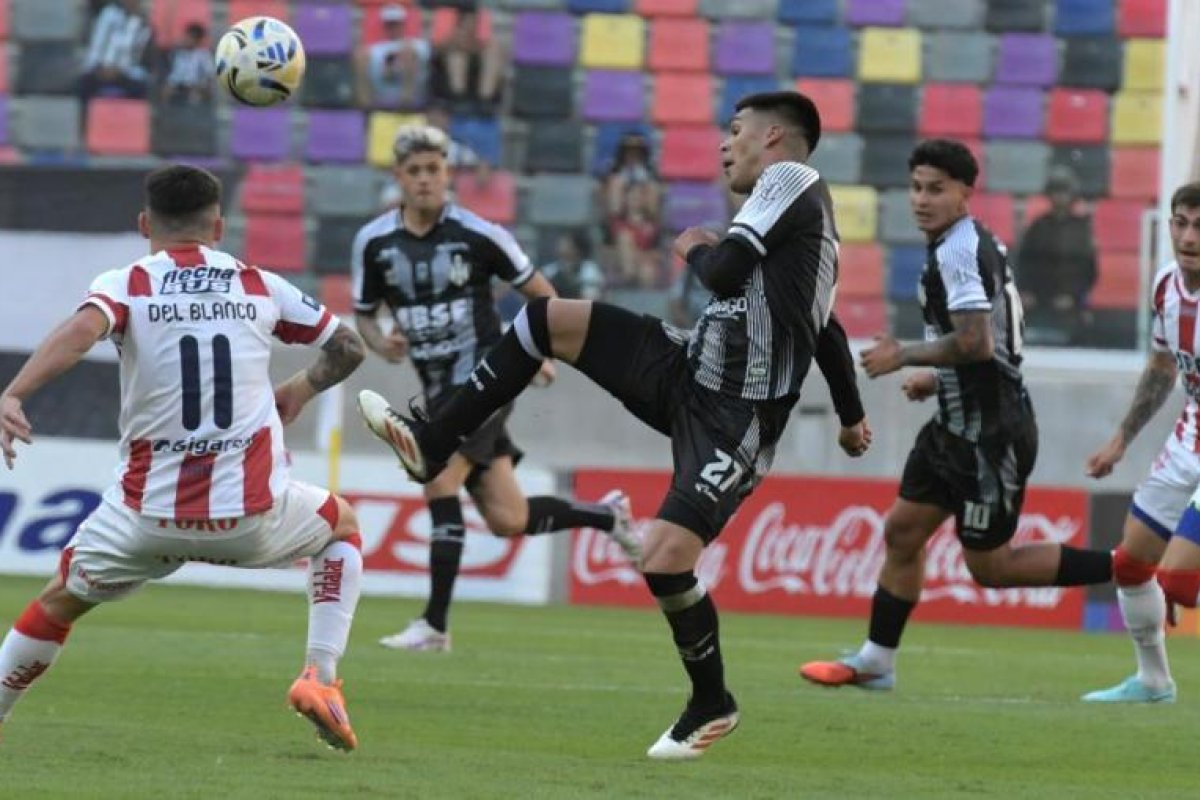Juárez y la clave para ganarse su lugar en el equipo