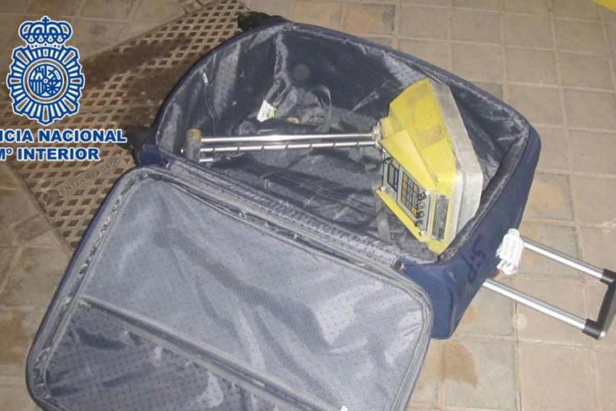 Hallan en una calle de Madrid el maletín radioactivo robado hace dos días
