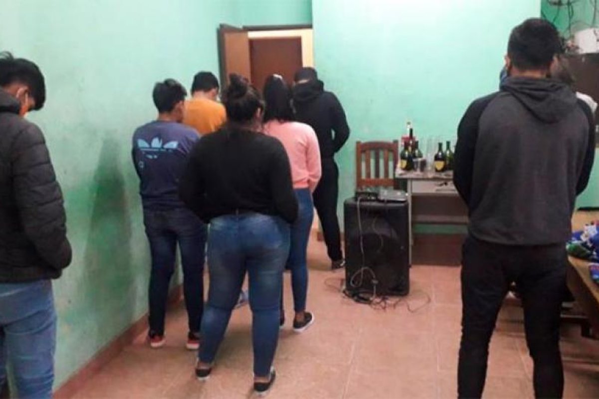 La policía desarticuló tres fiestas clandestinas en Clodomira