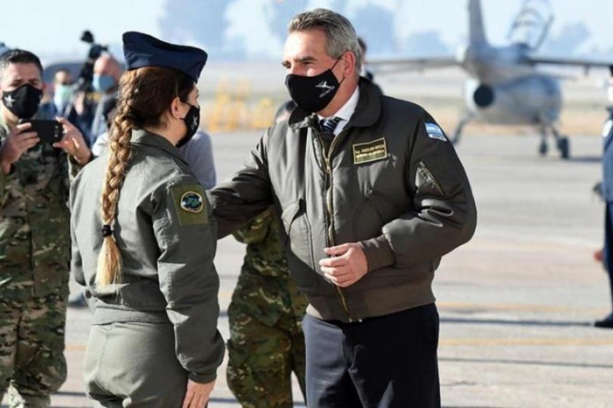 Rossi: el Fondo de Defensa "puede cambiar la historia de las Fuerzas Armadas argentinas"