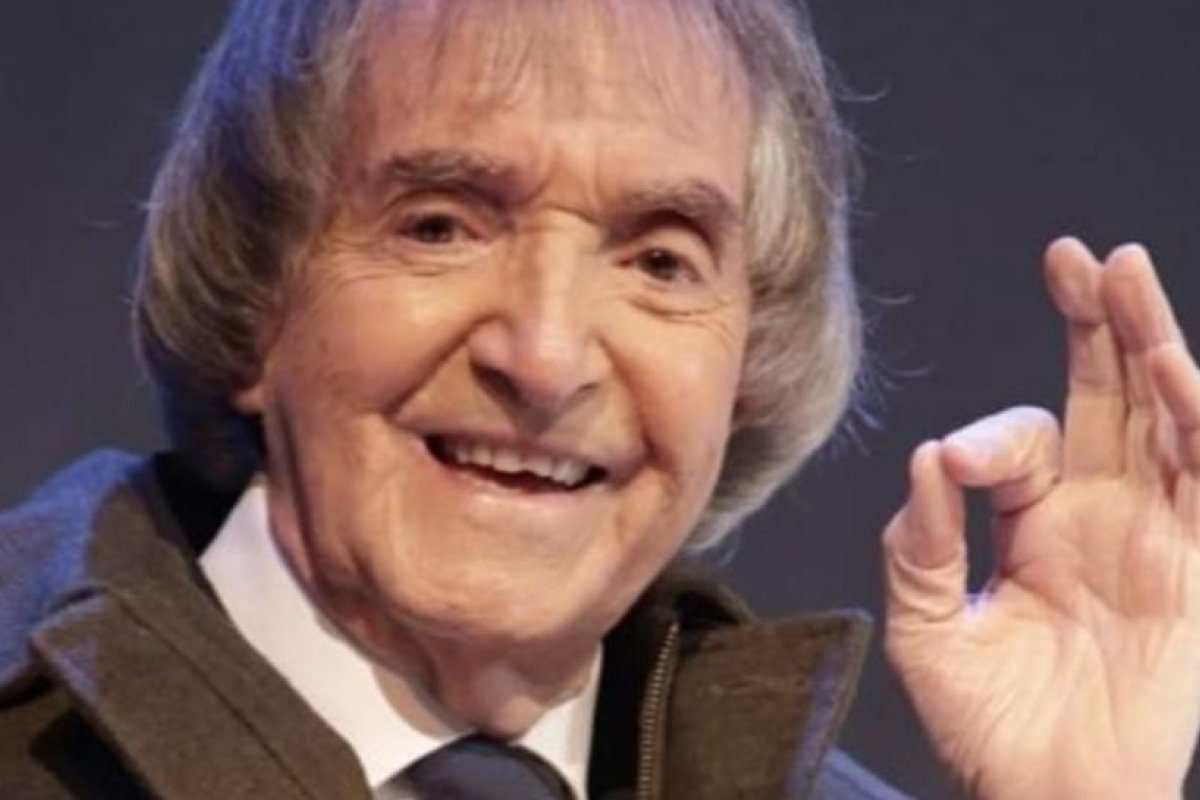 Carlitos Balá fue vacunado contra el Covid en el Día de la Felicidad