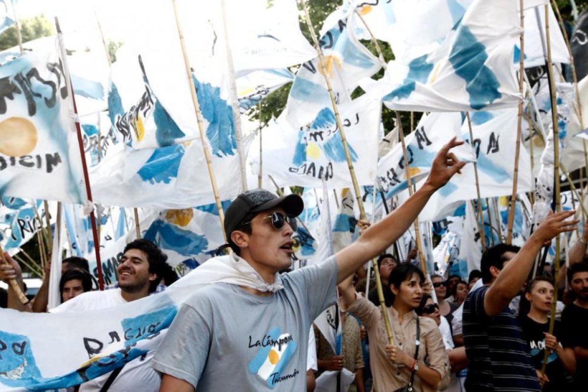 Grandes fortunas: con La Cámpora, los sindicatos y organizaciones sociales, el kirchnerismo ocupa la calle para respaldar el impuesto