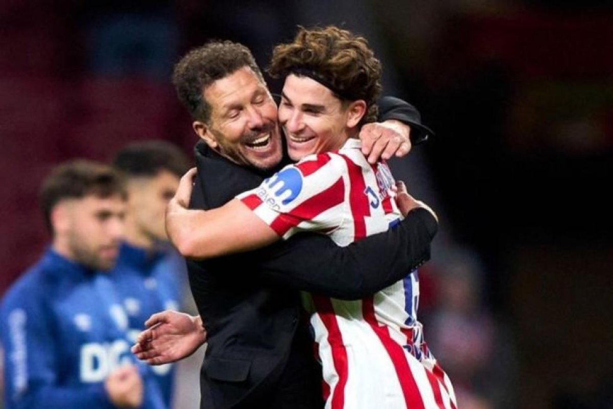 Reflexiones de Simeone sobre Julián Álvarez en Atlético de Madrid