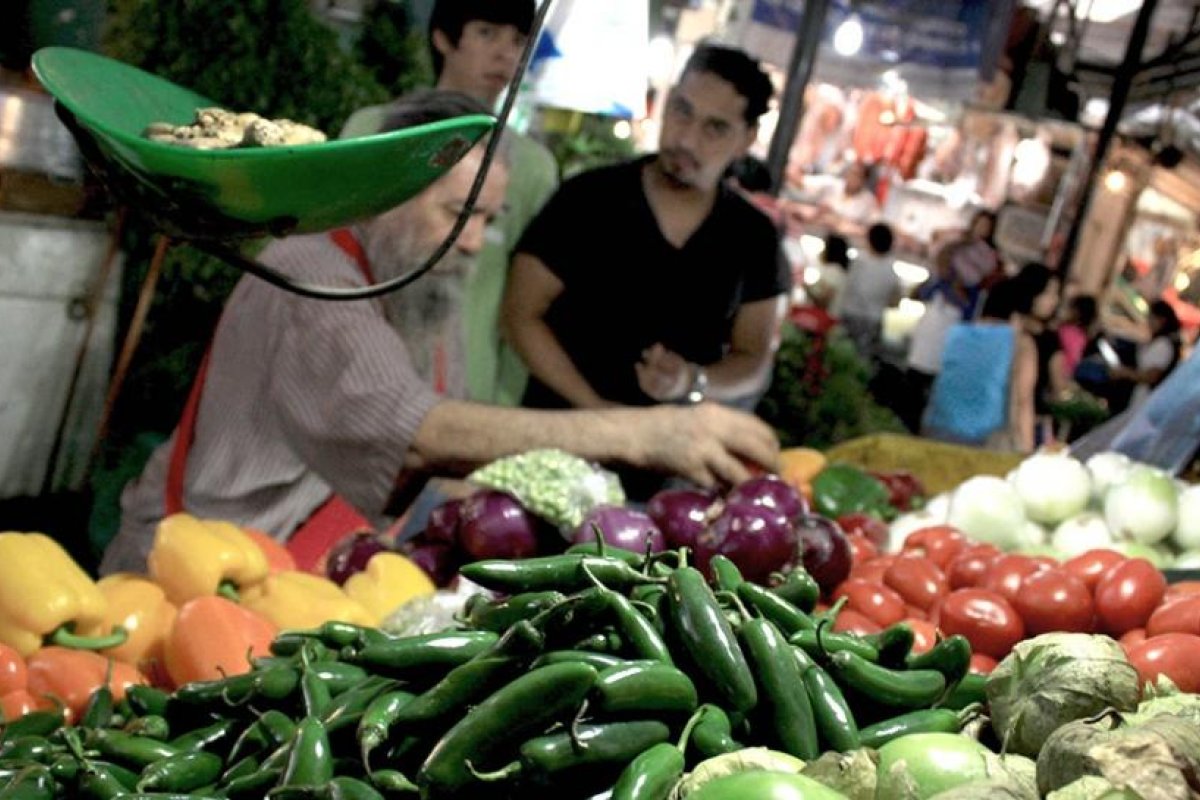 El costo de la canasta básica total subió 2,7% en febrero