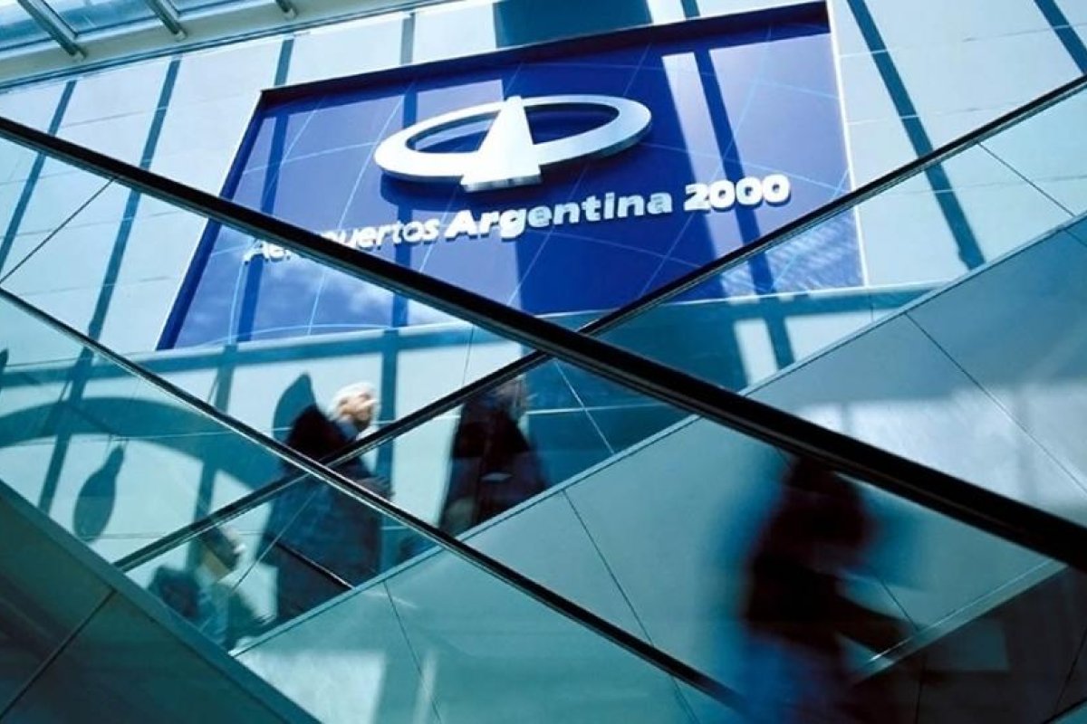 El Gobierno oficializó la prórroga por diez años de la concesión de AA2000