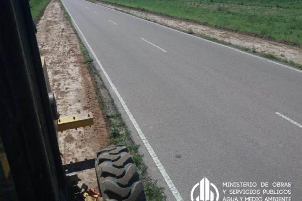Realizan trabajos de reconstrucción de banquinas sobre la zona que comprende las localidades de Los Nuñez, Chauchillas y Villa Jiménez