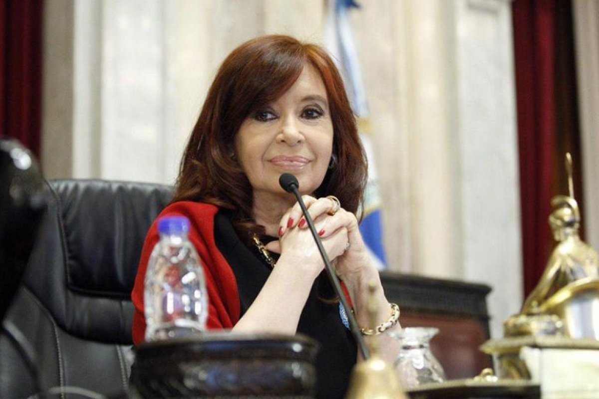 Cristina Kirchner: "Con la llegada de la vacuna se abre una esperanza, pero tenemos que seguir cuidándonos"