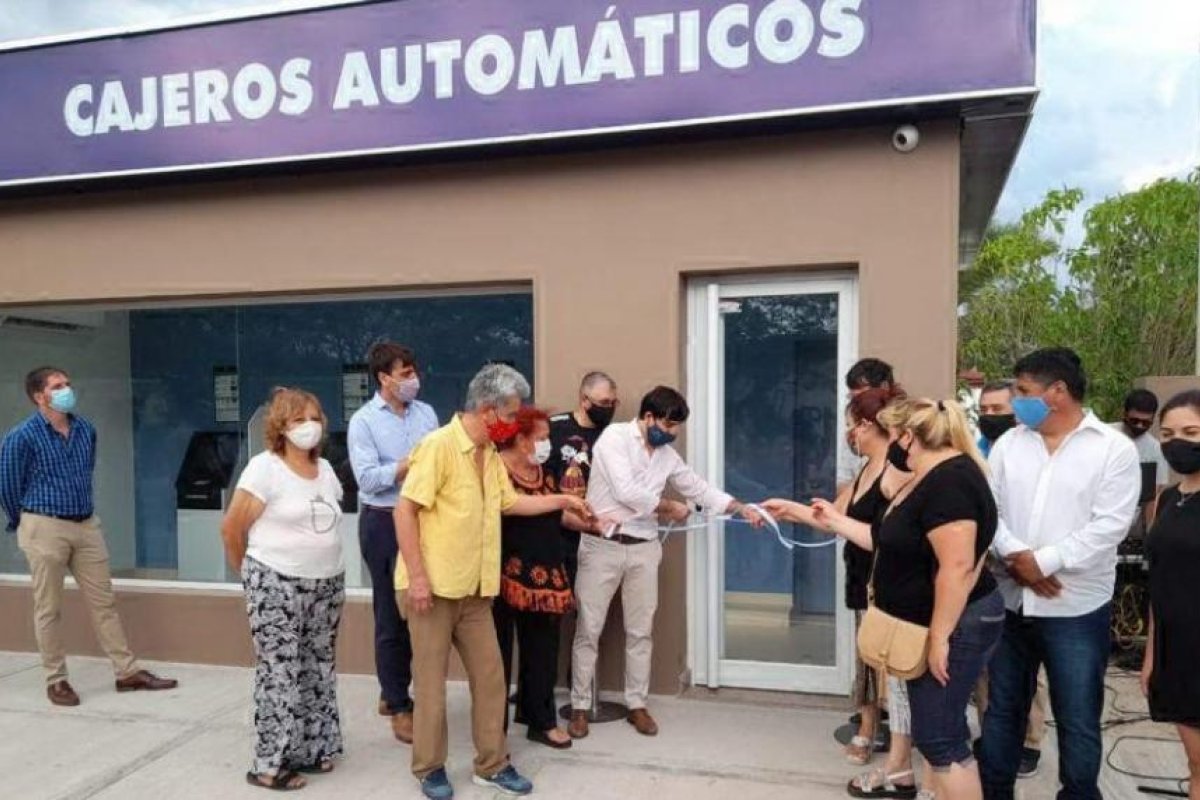 Villa Balnearia: El BSE inauguró nuevos cajeros automáticos