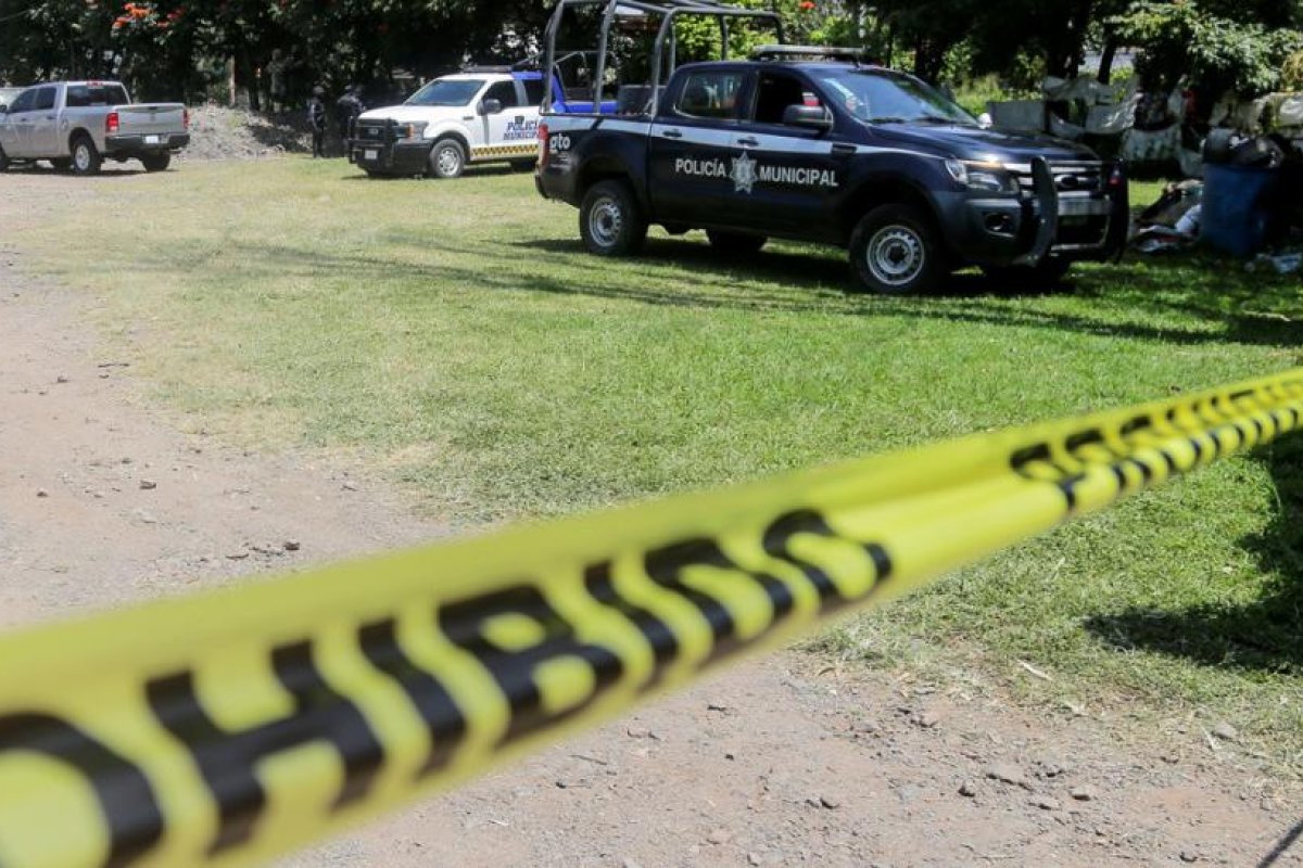 Familias de desaparecidos encuentran fosas con 19 cuerpos en el estado mexicano de Guanajuato y reciben amenazas de la policía tras el hallazgo