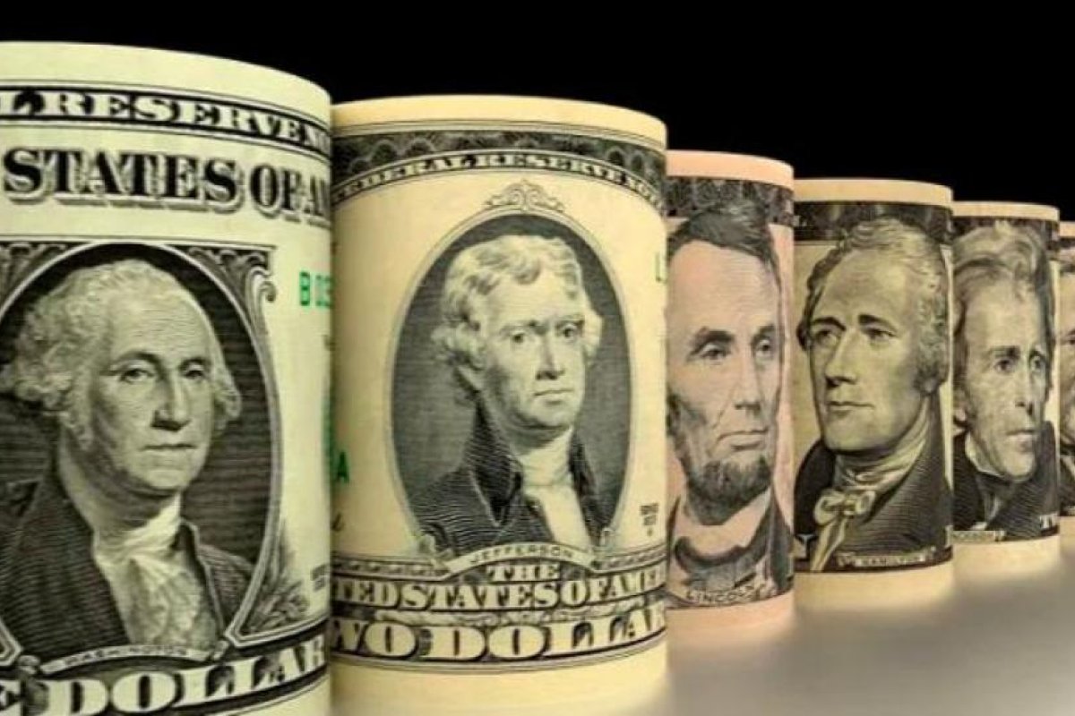 Dólar: el "contado con liqui" sube y el "blue" se mantiene estable