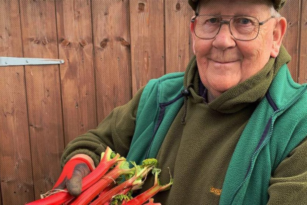 Un jubilado de 72 años que triunfa en la Red con fotos de verduras gigantes se convierte en estrella de una campaña de Gucci