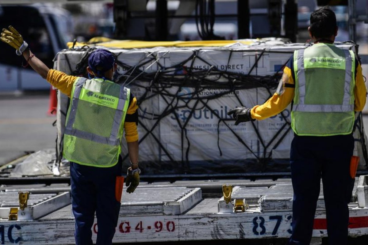 Las entregas de Sputnik V a México alcanzan las 900.000 dosis
