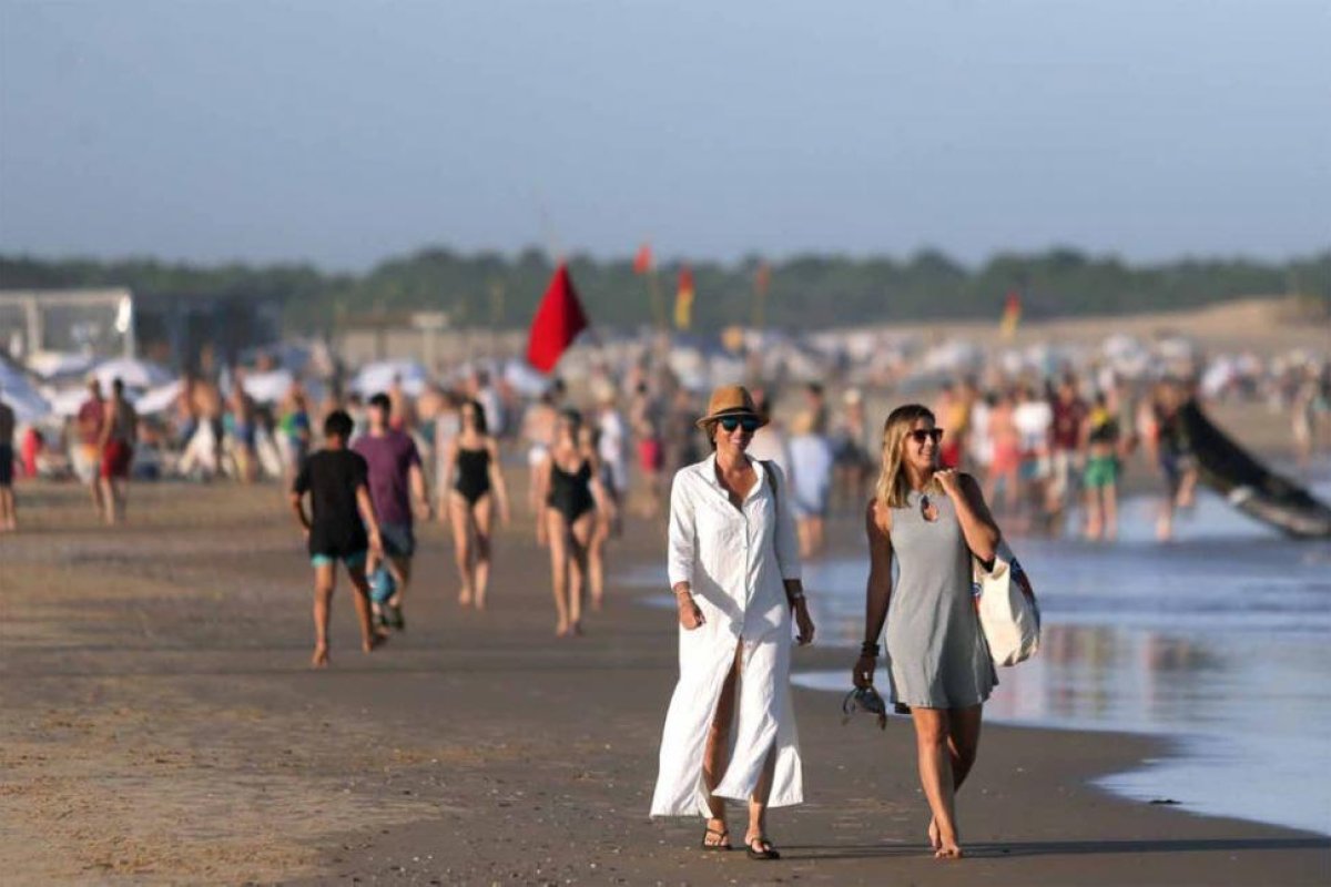 Coronaviurs: cómo es la guía de "verano seguro" para ir a las playas en Uruguay