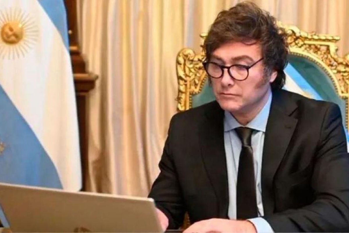 Javier Milei presenta reforma del Banco Central a legisladores libertarios