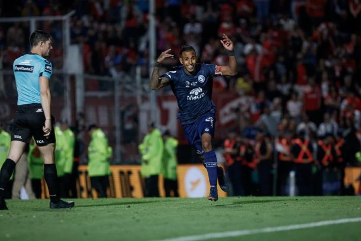 Sebastián Villa dejará Independiente Rivadavia: posibles destinos en el horizonte