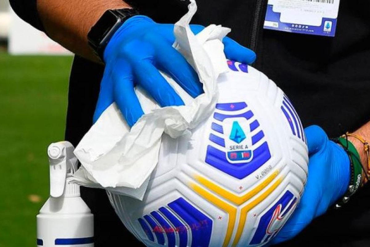 El fútbol de Italia "está en riesgo" tras el nuevo avance del coronavirus