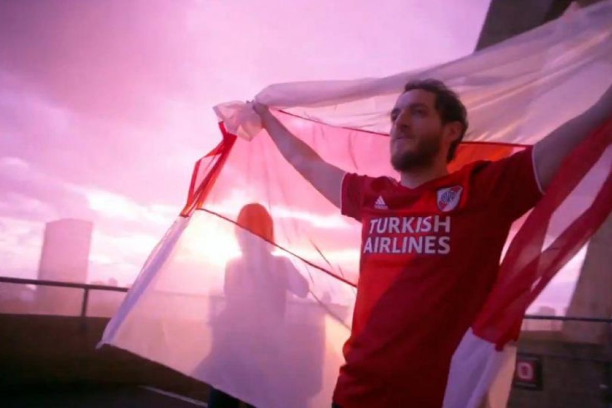 Furor por la nueva camiseta de River: los hinchas agotaron la preventa en minutos