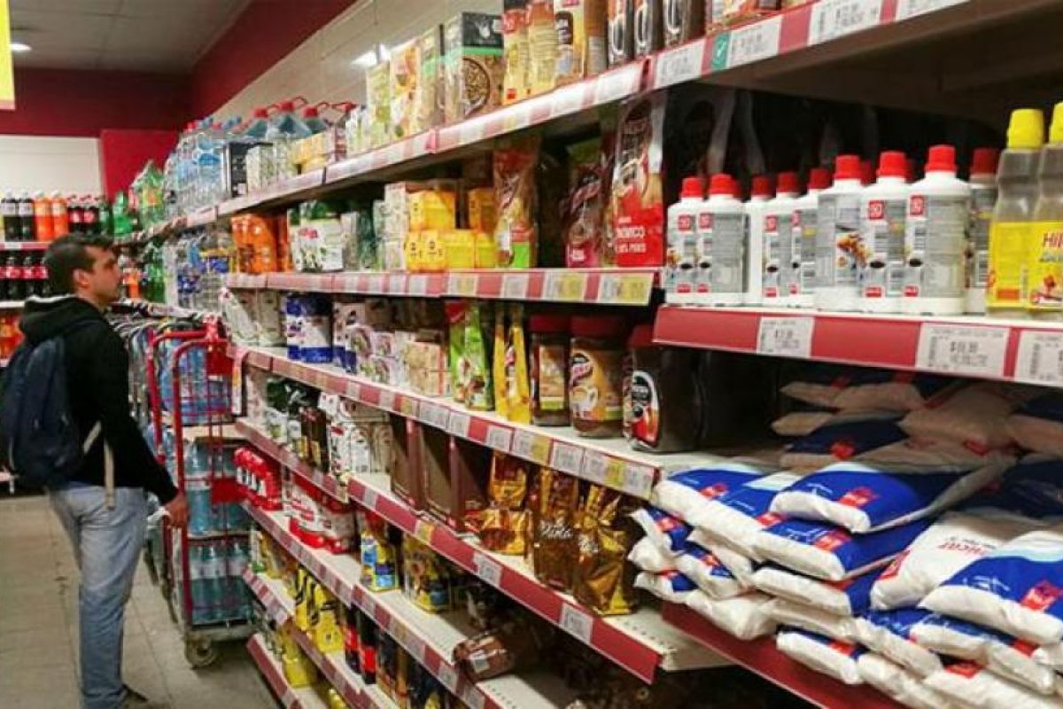 Las ventas en los supermercados bajaron 5,7% interanual durante agosto