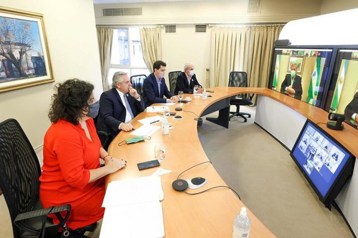 El Presidente se encuentra reunido con gobernadores antes de definir las nuevas medidas