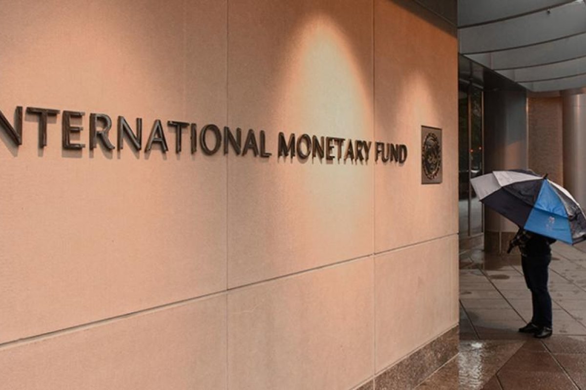 El FMI prevé que la economía argentina caerá este año 11,8% y repuntará 4,9% en 2021