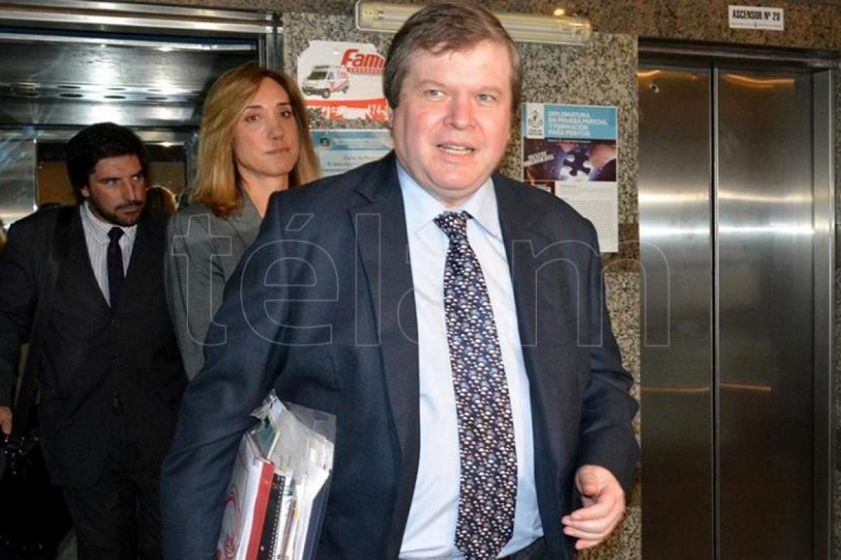 La Justicia cerró la causa por la concesión del espectro radioeléctrico durante el menemismo