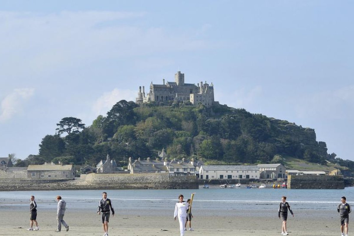 Se busca 'guardián' de castillo medieval en una pequeña isla inglesa