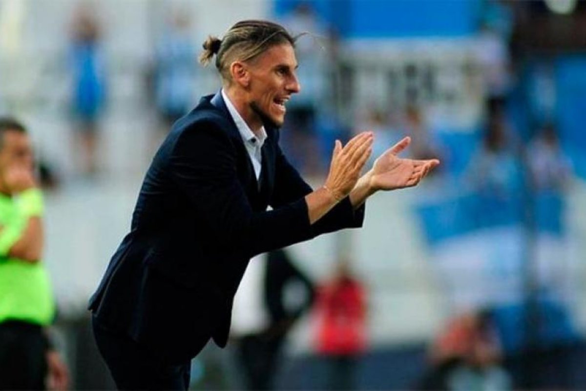 Racing visita a Unión de Santa Fe buscando cambiar su imagen