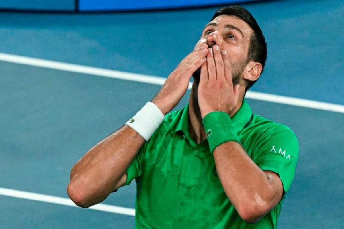Djokovic supera a Sinner y avanza a la final del Abierto de Australia 2023