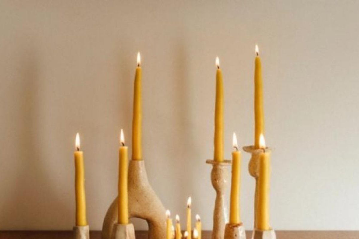 Ritual con Vela de Miel: Método para Atraer Abundancia y Prosperidad