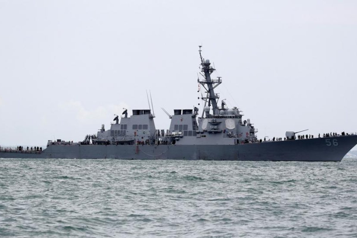Un destructor de guerra estadounidense transita por el estrecho de Taiwán en medio de las tensiones con China