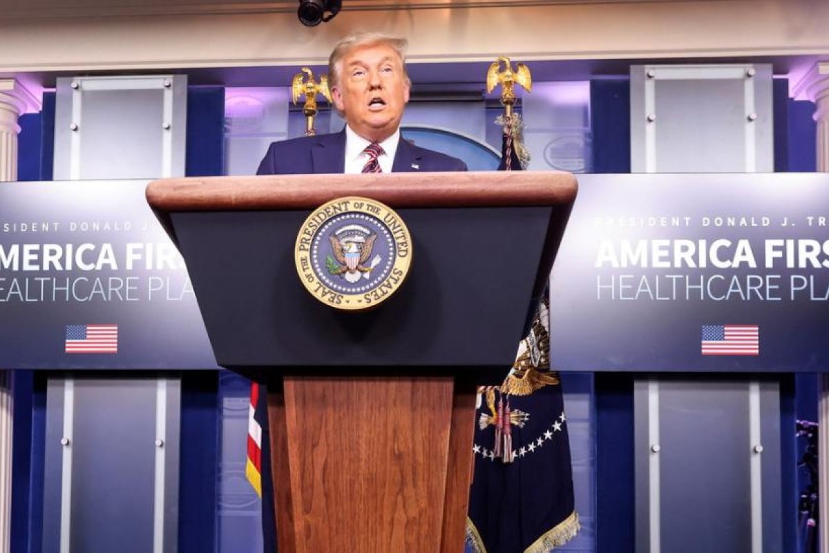 Trump anuncia "dos innovadoras normativas" para reducir el precio de los medicamentos en EE.UU. que las farmacéuticas desafiarían en tribunales