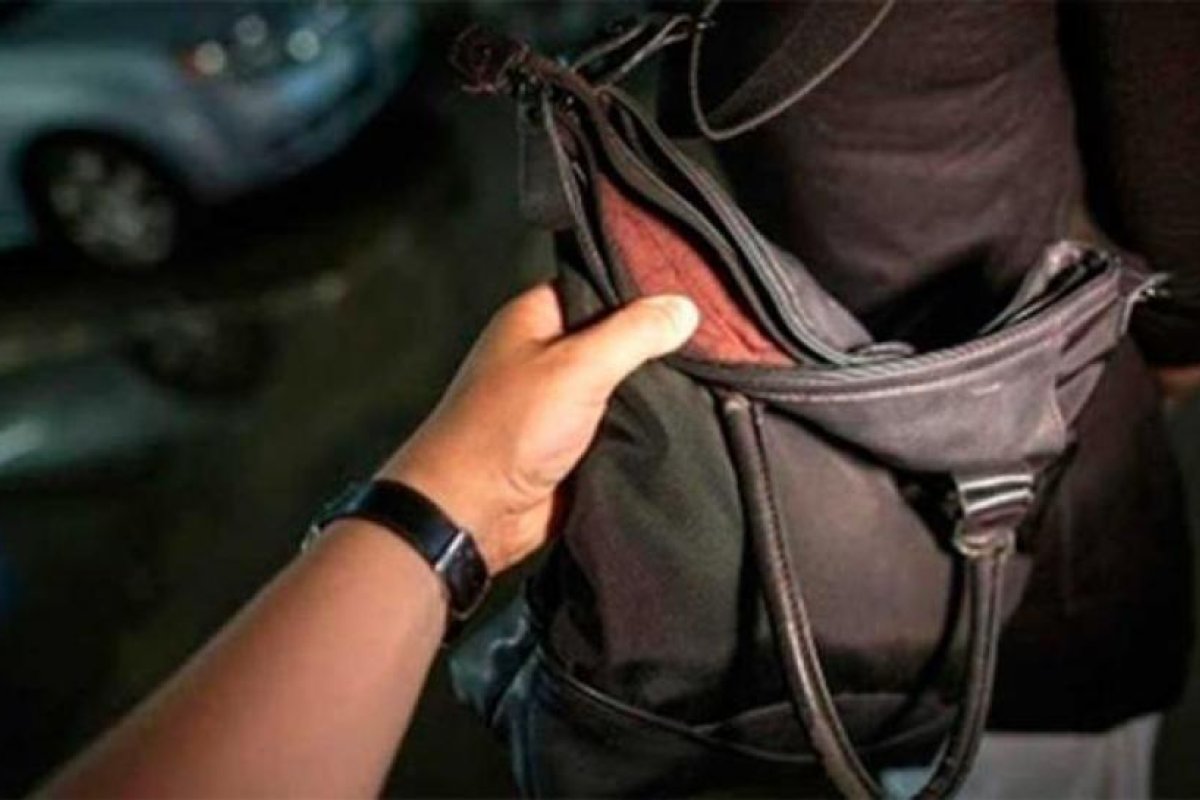 La Curva: Salvaje ataque de motochorros a una joven a la que golpearon y despojaron de sus pertenencias