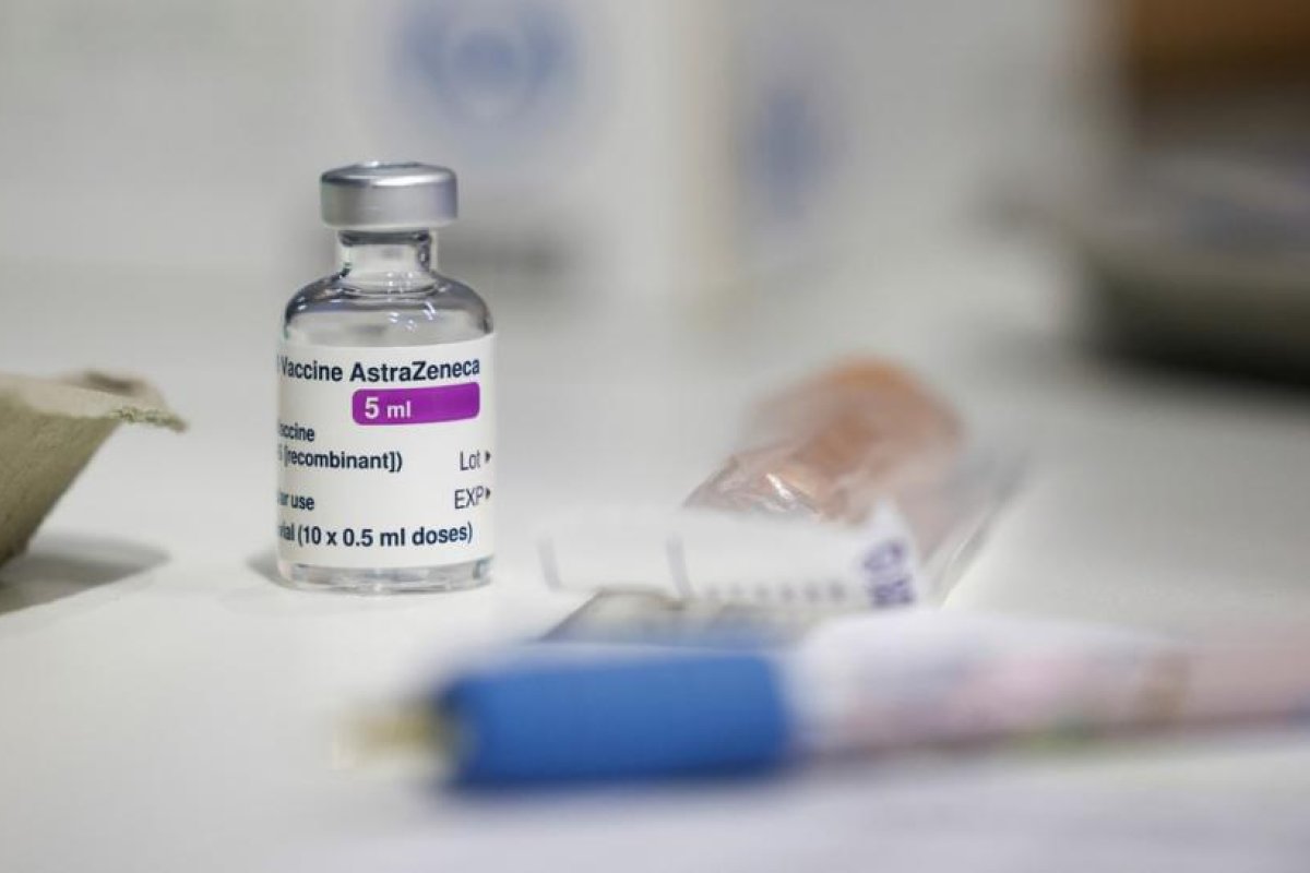 Tres trabajadores sanitarios de Noruega inoculados con la vacuna de AstraZeneca están hospitalizados tras presentar trombos
